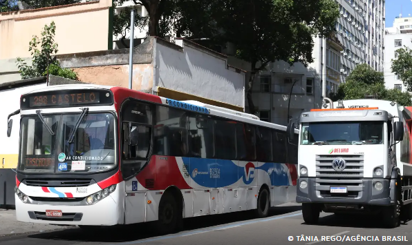 Setor de serviços cresce 0,3% em outubro, nono mês seguido de alta