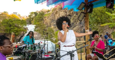 Fim de semana em BH tem samba na Praça Sete, festival com funk e teatro