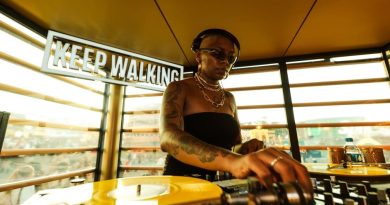 DJ Maah Fernandes imprime sua identidade contemporânea aos arranjos no show 'O Groove Delas'