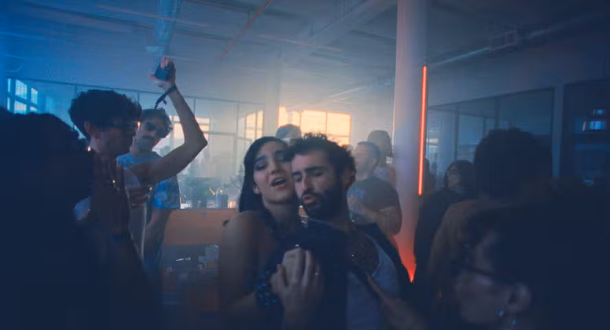 Cena de 'Club Kid', de Jordan Firstman