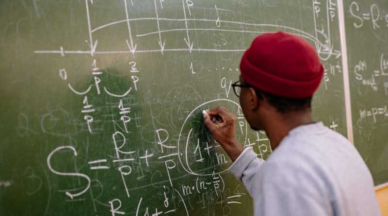 Os dados revelaram avanços relacionados à superação das desigualdades étnico-raciais e no enfrentamento ao racismo nos ambientes de ensino.