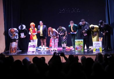 Espetáculos gratuitos celebram o Dia Nacional do Teatro com apresentações de música, dança e circo em Teresópolis