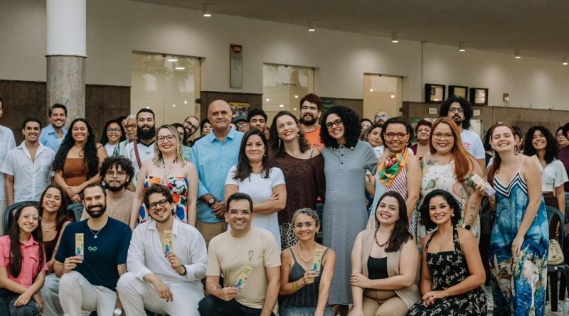 Coletânea literária descentraliza narrativas urbanas e dá voz a novos autores em Fortaleza