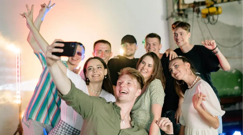 A Arquidiocese de Manaus, por meio do Setor Juventude, realizará, neste sábado, dia 31 de outubro de 2026, o Dia Nacional da Juventude.