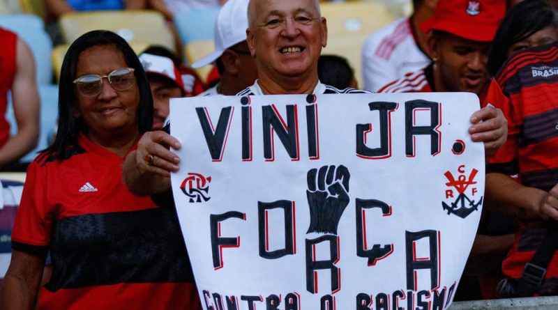 Como funciona a “Lei Vini Jr.” na Copa 2026, com as primeiras expulsões e por que a UEFA ainda não aderiu.