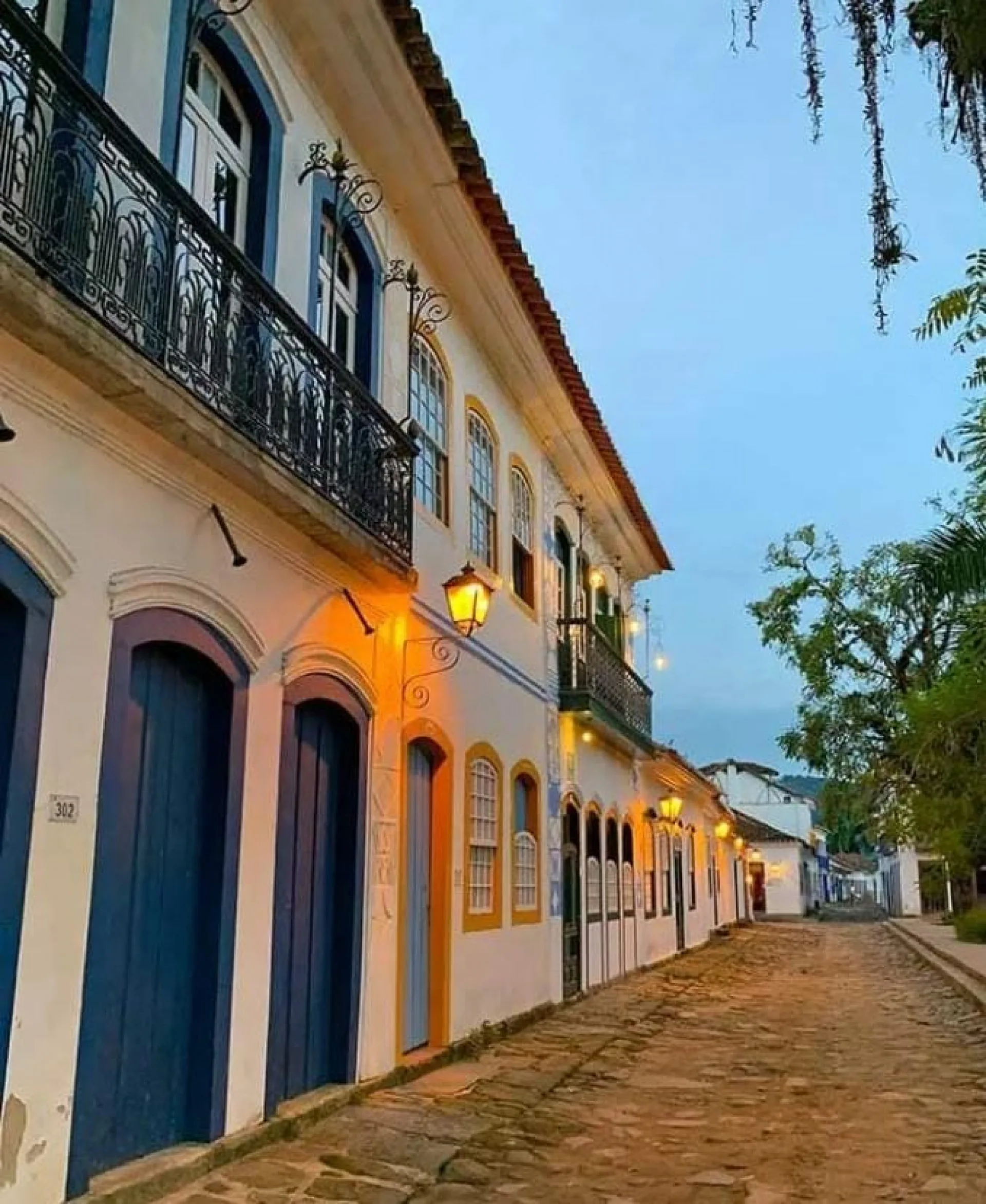 Exposição gratuita no Centro de Informações Turísticas apresenta fotos de novos talentos sobre pessoas, arquitetura e paisagens da cidade histórica.