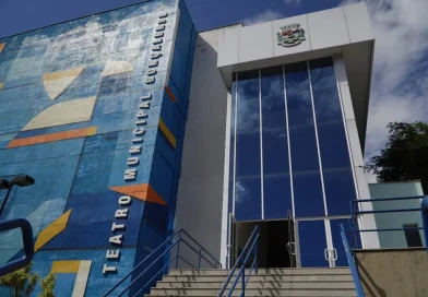 Teatro Municipal de São Gonçalo e Centro de Tradições Nordestinas têm Comédia com W, O DJ da Macumba, A Bela Adormecida e Samba na Feira de Neves entre 15